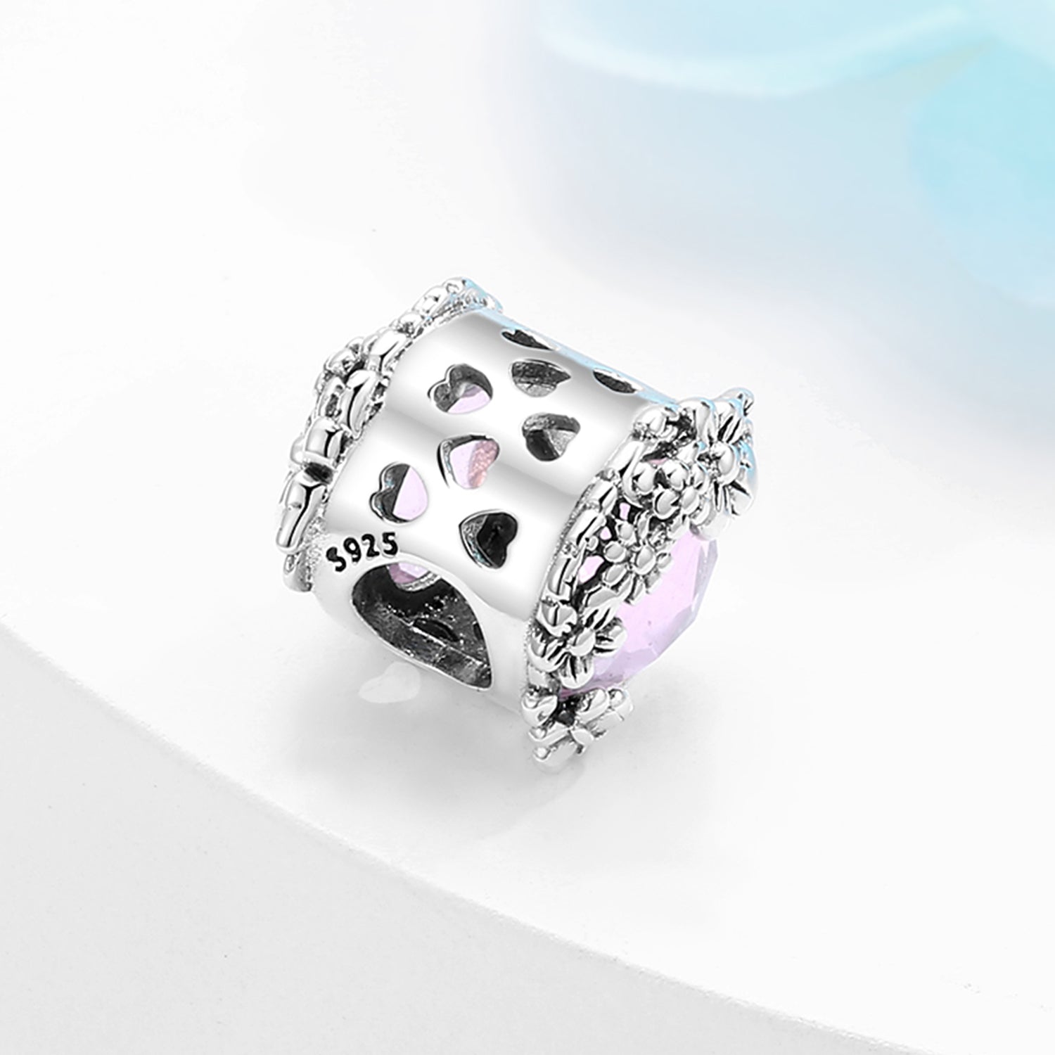 Diamant violet avec fleurs