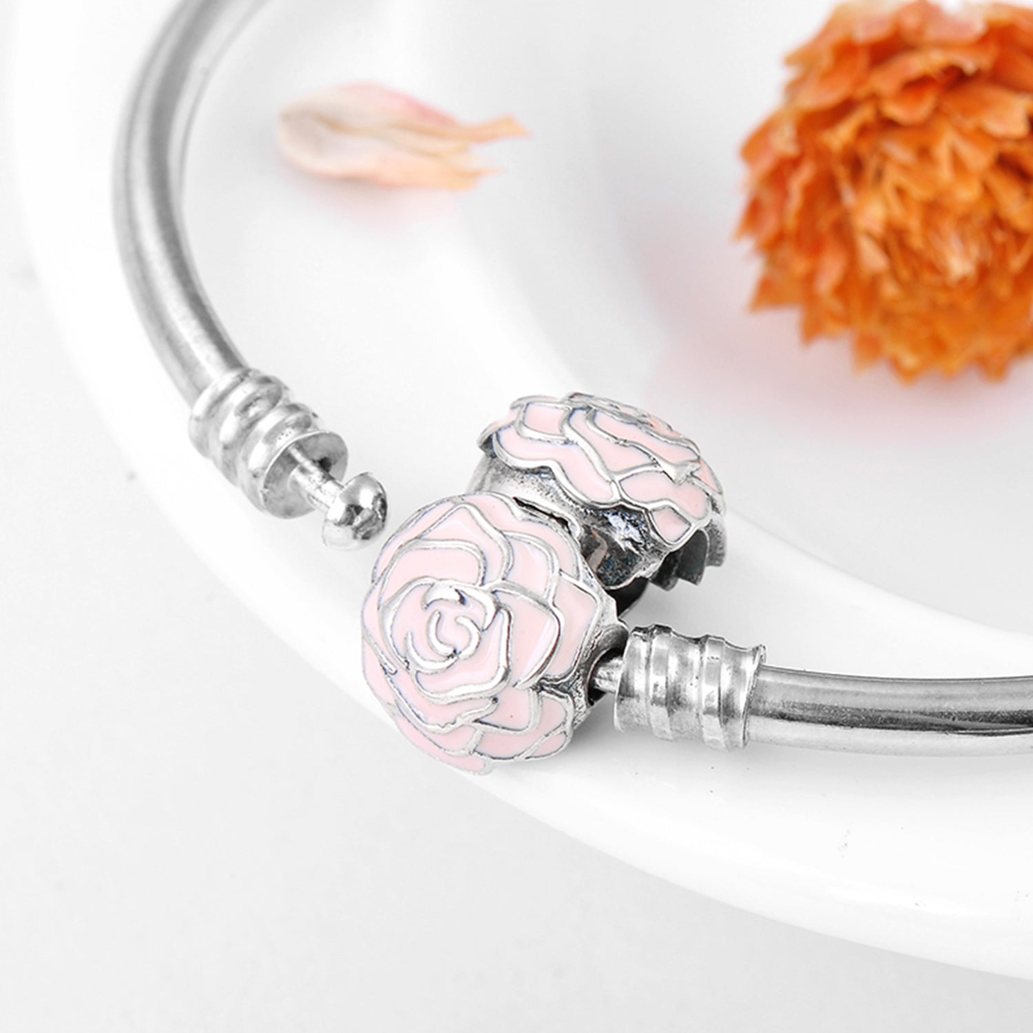 Bangle with rose clasp